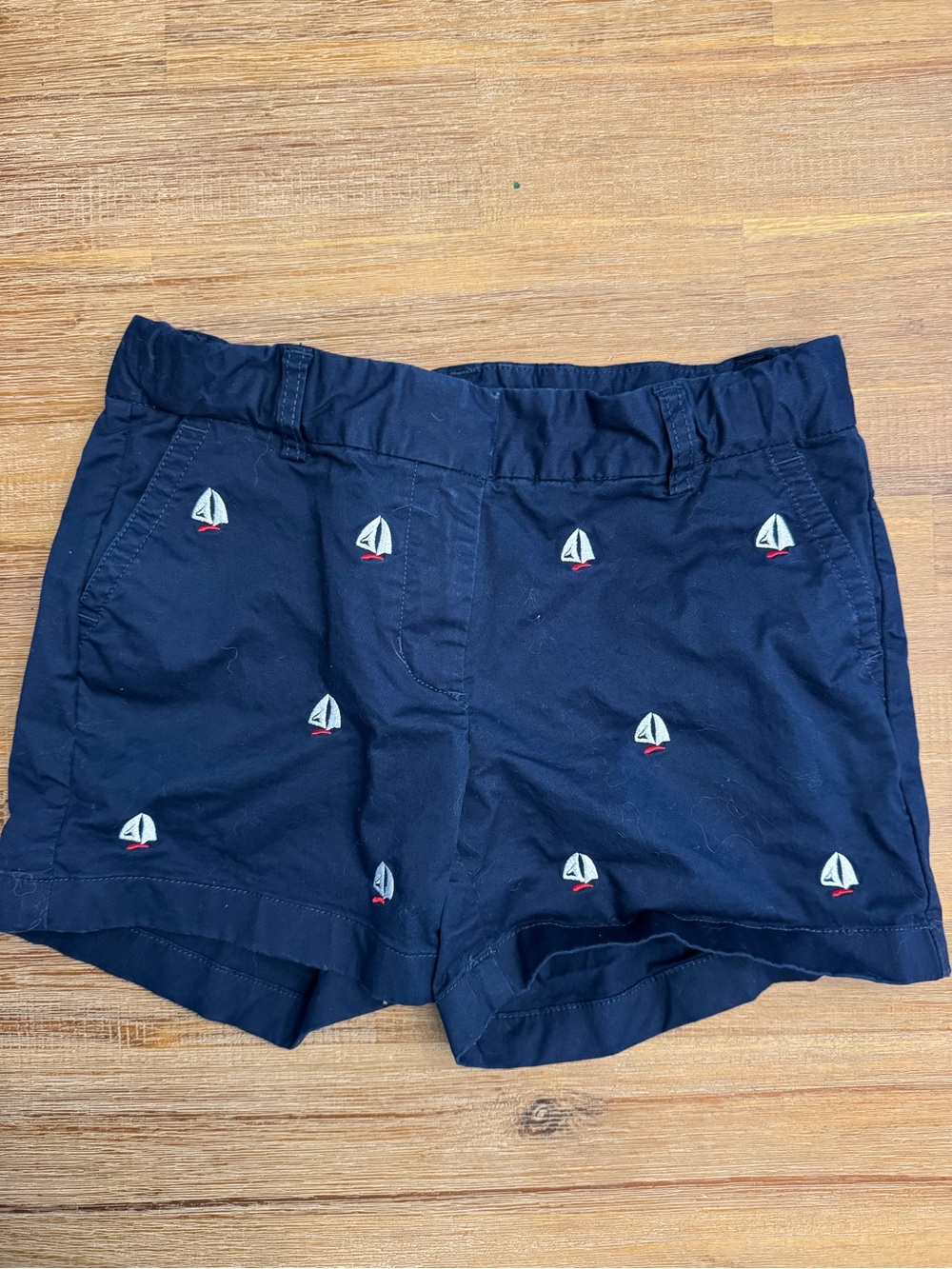 Vineyard Vines Navy Shorts with White & Red Sailboat Embroidery